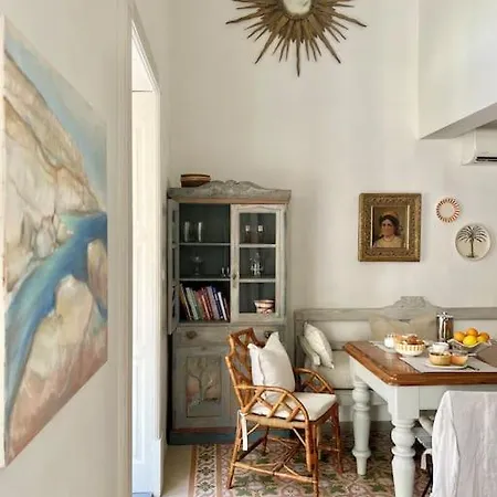 Apartment Artist With Private Roof Terrace