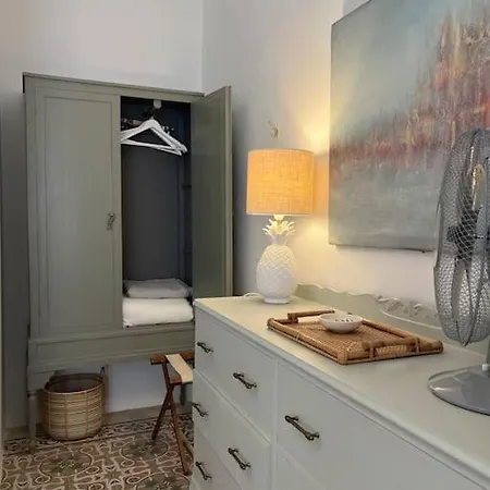Apartment Artist With Private Roof Terrace *