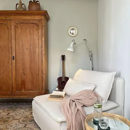 Apartment Artist With Private Roof Terrace
