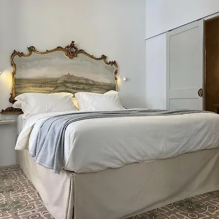 Artist With Private Roof Terrace Apartment *