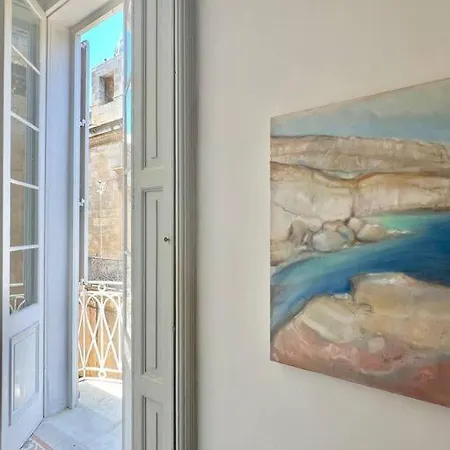 Artist With Private Roof Terrace * Il-Furjana
