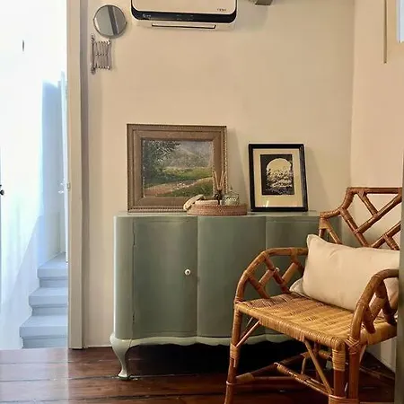 Artist With Private Roof Terrace