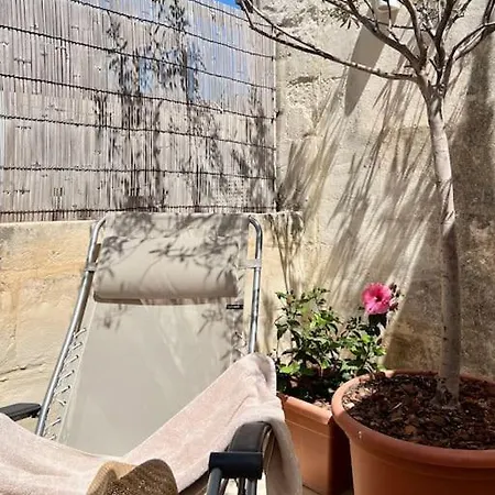 Apartment Artist With Private Roof Terrace *