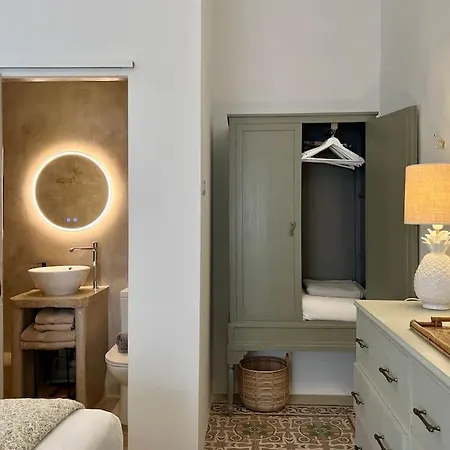 Apartment Artist With Private Roof Terrace