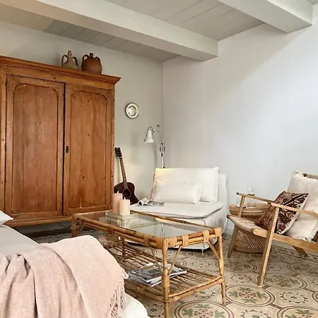 Artist With Private Roof Terrace Apartment